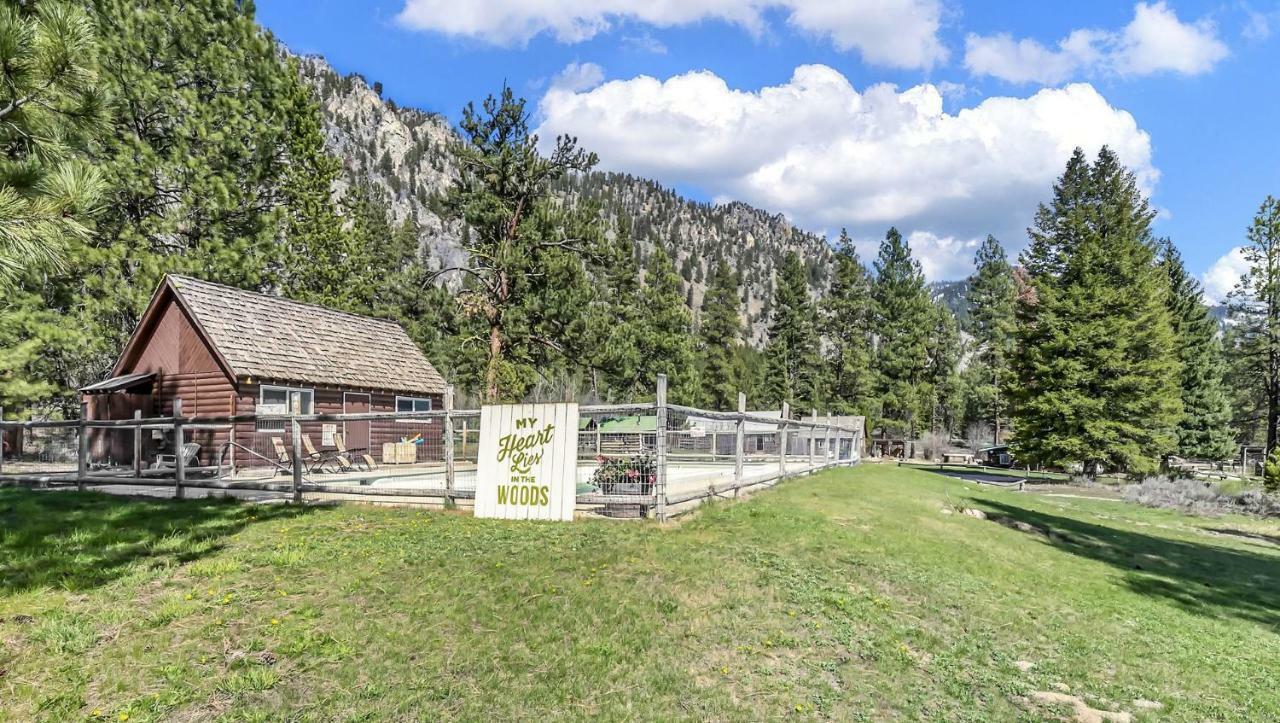 Sawtooth Lodge Stanley Екстер'єр фото