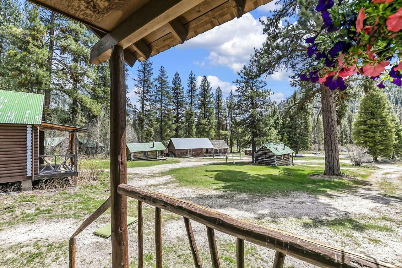 Sawtooth Lodge Stanley Екстер'єр фото